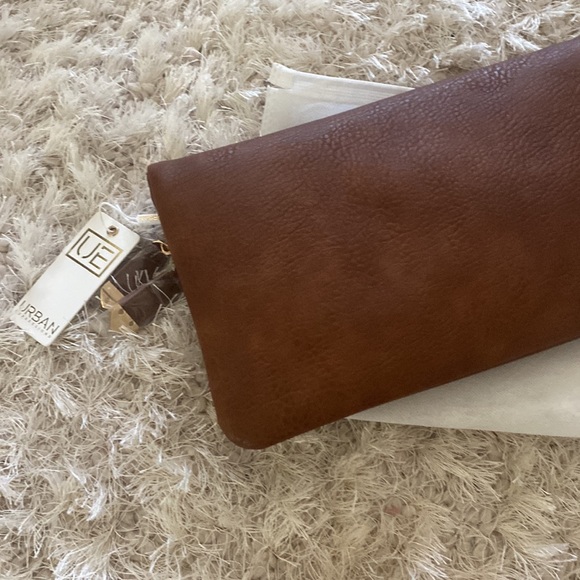 Gorgeous Versatile Clutch in Stunning Cognac - NWT - Picture 7 of 9